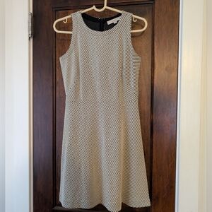 LOFT Black And White Sleeveless Fit And Flare Dress Size 0P